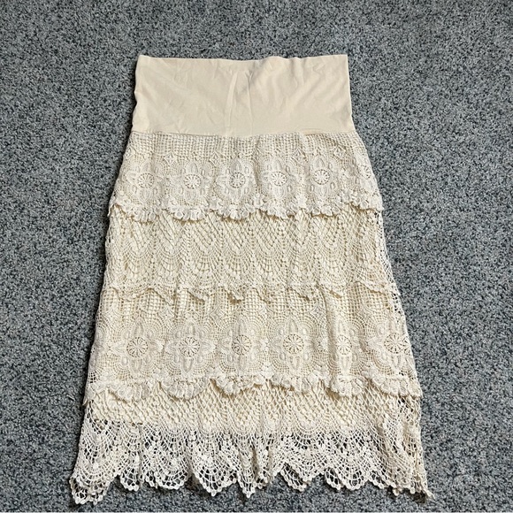 Solitaire Dresses & Skirts - NWT Solitaire Lace Tiered Skirt